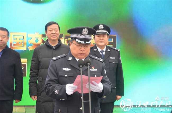 漢中交警一大隊熱熱鬧鬧唱響交通安全宣傳日