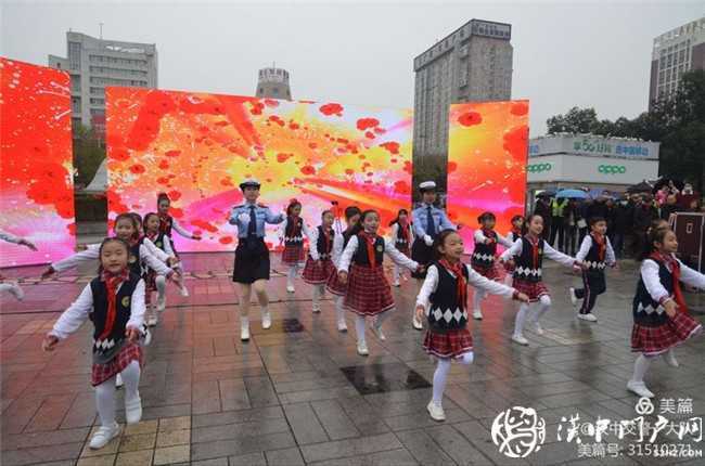 漢中交警一大隊熱熱鬧鬧唱響交通安全宣傳日