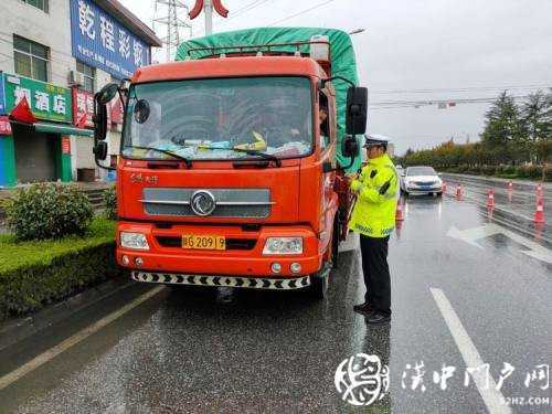 國慶中秋假期，漢中市道路交通總體平穩有序