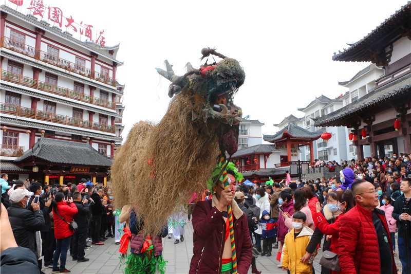 非遺鬧古鎮 歡樂過元宵！這個元宵熱鬧非凡……