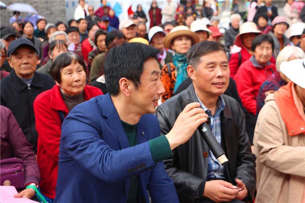 “悅動漢江”文藝薈走進褒國康樂園優(yōu)秀節(jié)目展演活動圓滿成功