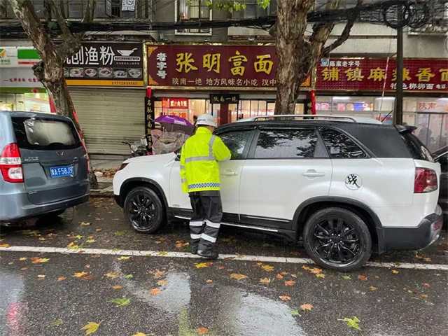 68小時堅守！漢中交警大隊圓滿完成國慶假期道路交通安保任務(wù)"