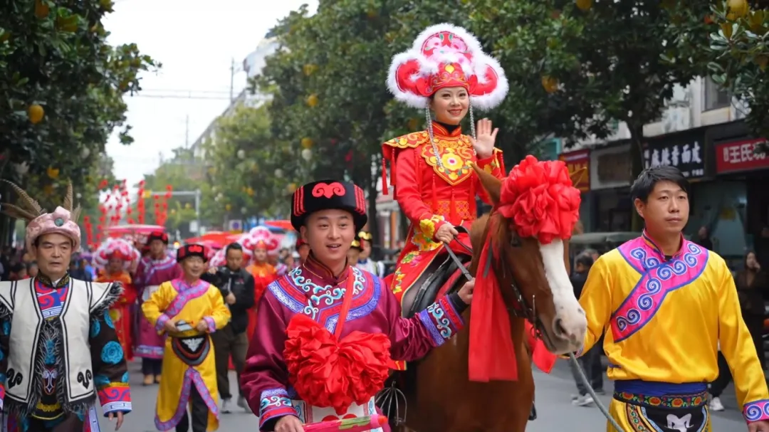 寧強(qiáng)“情定羌州·緣來是你”大型羌族集體婚禮浪漫開啟