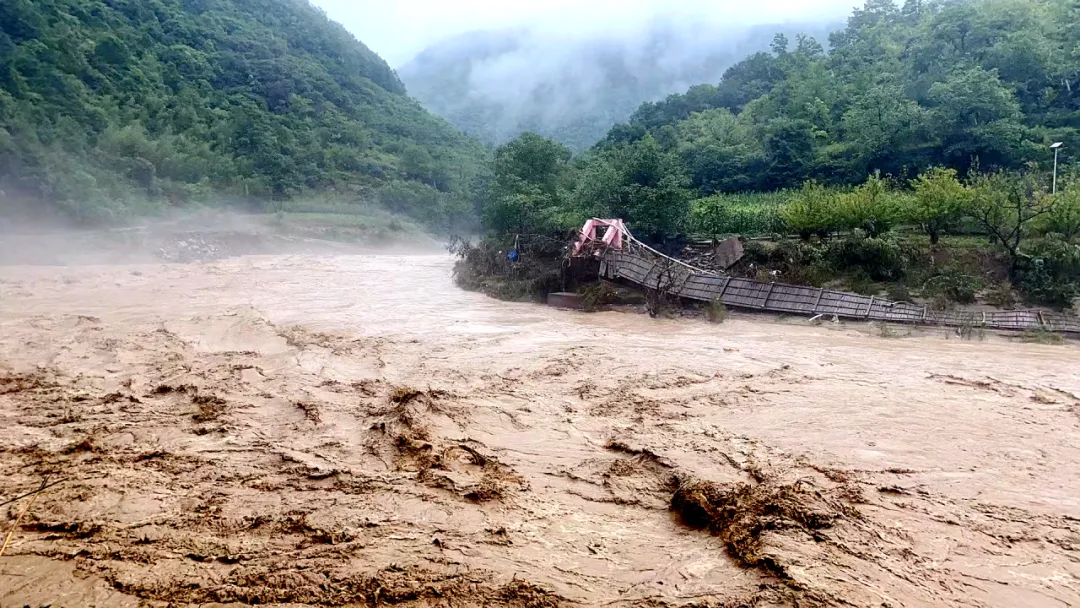 漢中撤離7349戶17513人，多條道路交通管制