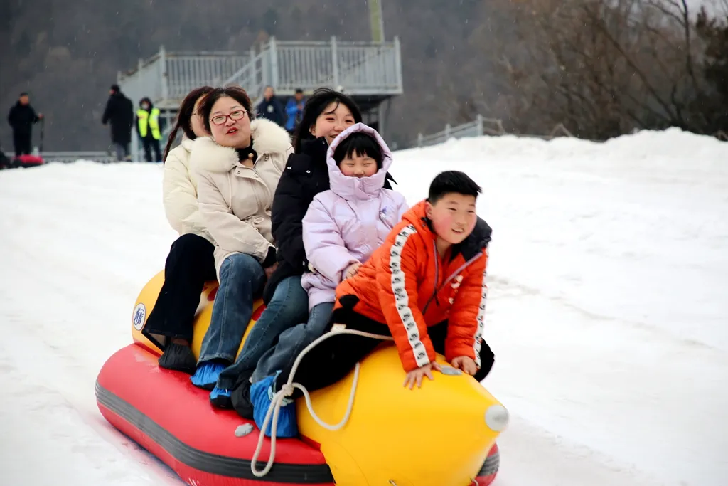 滑雪、戲雪、賞民俗！留壩景區(qū)“上才藝”